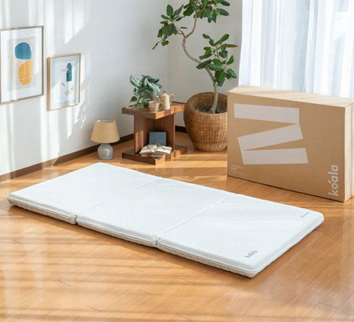 畳やフリーリングに直置き可能な三つ折りマットレスOASIS発売！